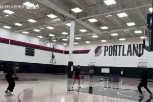 满血回归！利拉德训练中三分球24连中！